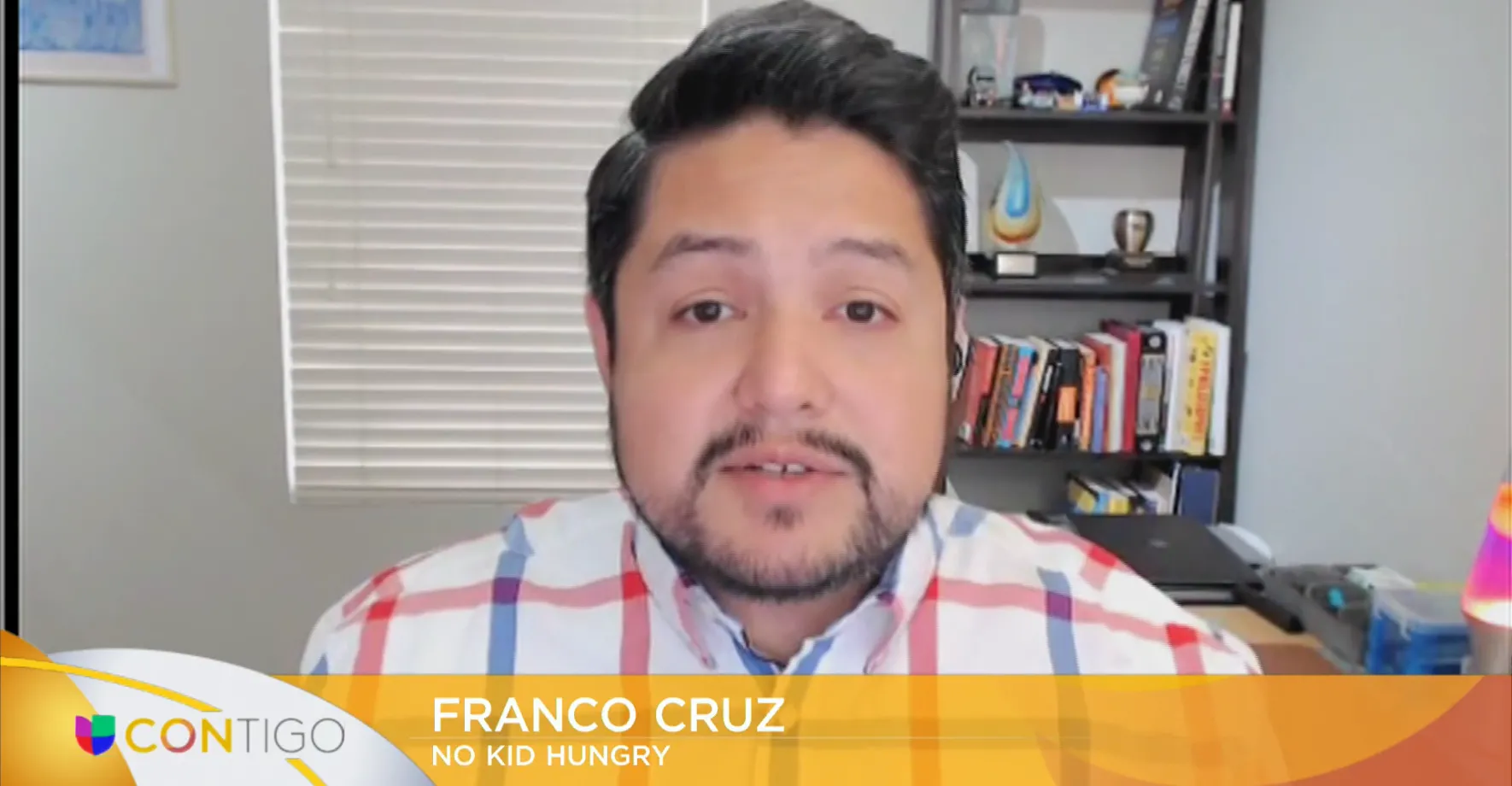 Franco Cruz speaking in Univision