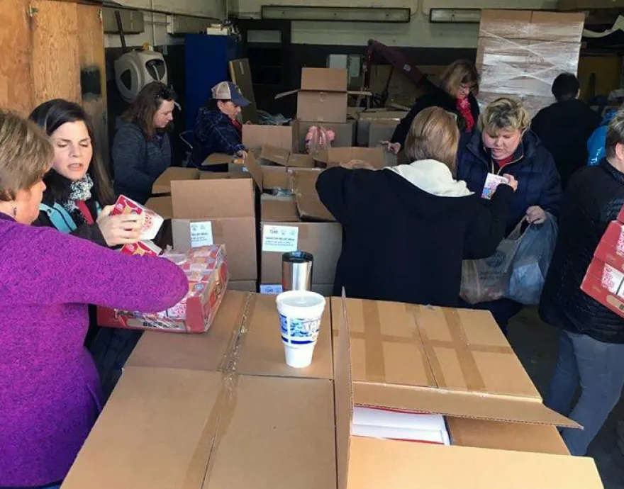 Teachers feeding kids during the West Virginia strike