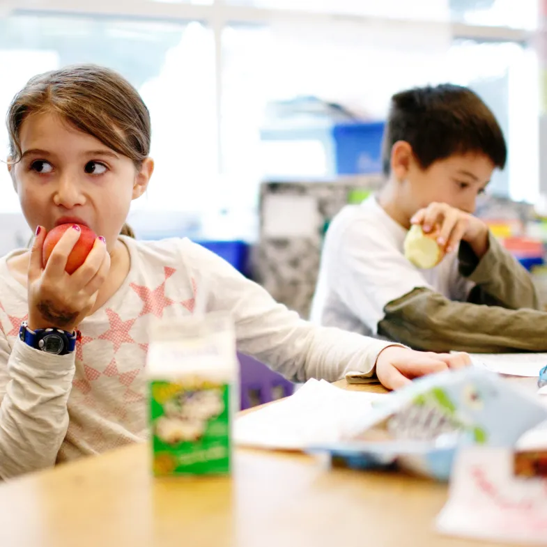 kids eating breakfast in Oakland