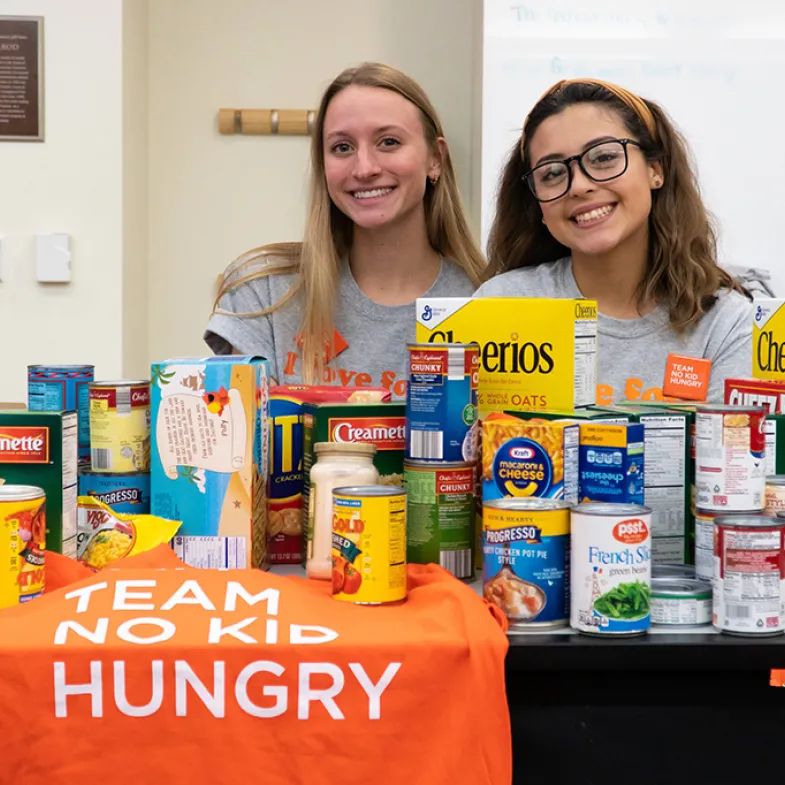 Isabel Miranda and Julia Prange, No Kid Hungry youth ambassadors