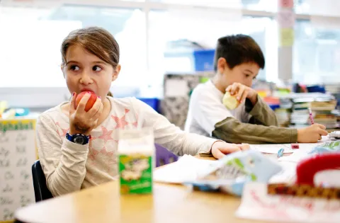 kids eating breakfast in Oakland