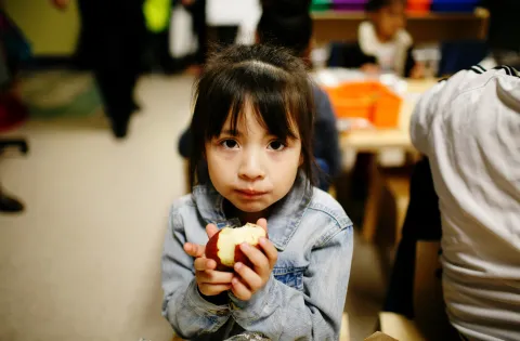 girl with apple