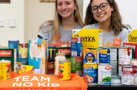 Isabel Miranda and Julia Prange, No Kid Hungry youth ambassadors