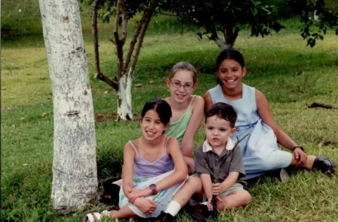 Group of 4 kids