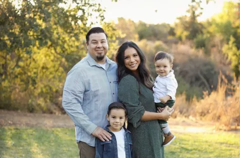 Family with man and woman two kids